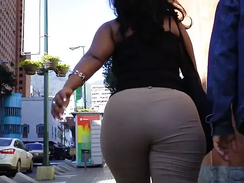 चुरोट तातो MILF लारा ...