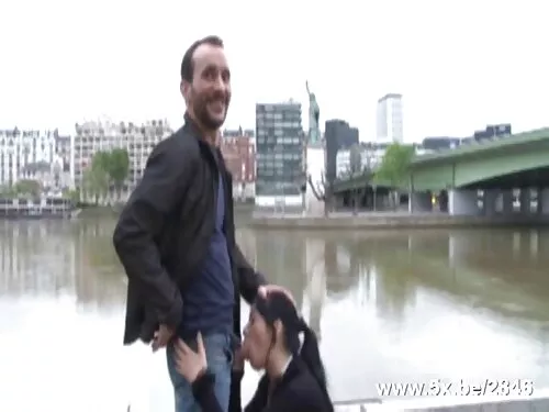 टेम्प्टिङ बमशेल Alex ...