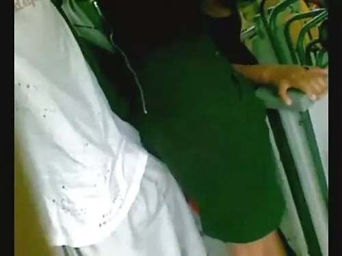 भव्य र मंत्रमुग्ध Kr ...